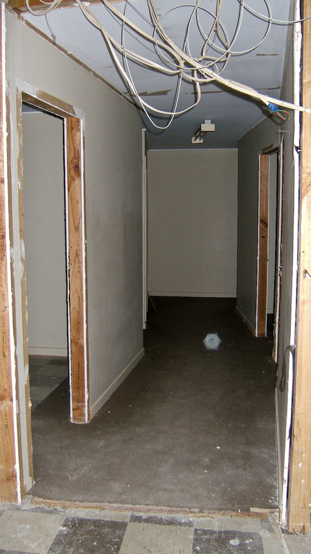Hexagonal orb in the claustrophobic area where we found the dying smoke alarm. The hexagonal shape comes from the partially stopped down lens aperture, See my previous article, ‘Photography and the Paranormal’ for more about orbs,  Photo: James Gilberd, NZ Strange Occurrences Society, orbs explained